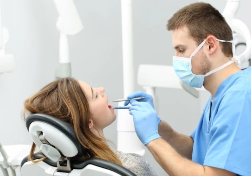 Tę usługę dentysta wykona całkowicie za darmo na NFZ. Wielu Polaków nie ma o tym pojęcia