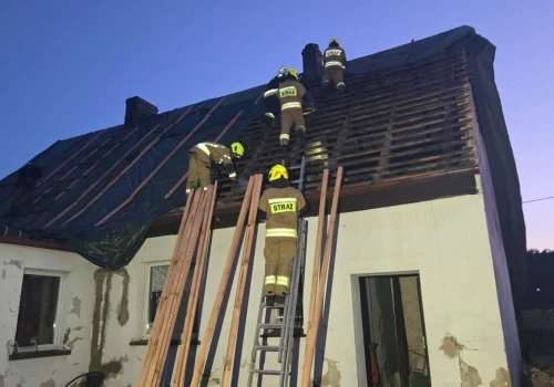 Nawałnica przeszła przez powiat strzelecki, pojawiła się trąba powietrzna. Uszkodzonych 18 budynków