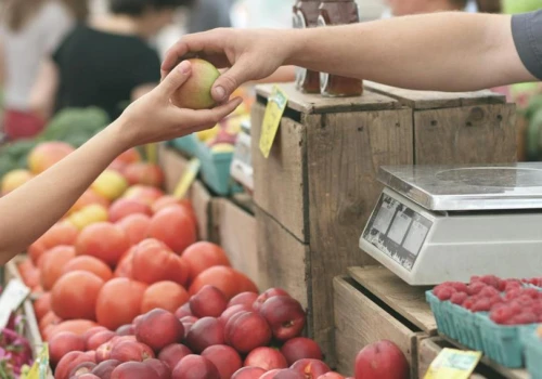 Ile kosztuje życie singla w Polsce? Cena koszyka podstawowych artykułów lekko w górę