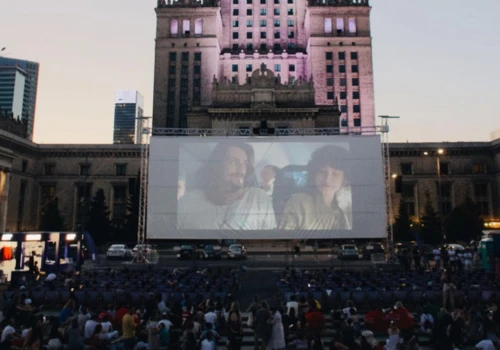 Od 2 czerwca rusza kino plenerowe pod Kinoteką. Wiemy, jakie filmy będą do zobaczenia