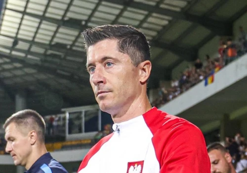 Wzruszające sceny przed meczem Polska - Ukraina. Robert Lewandowski spełni obietnicę