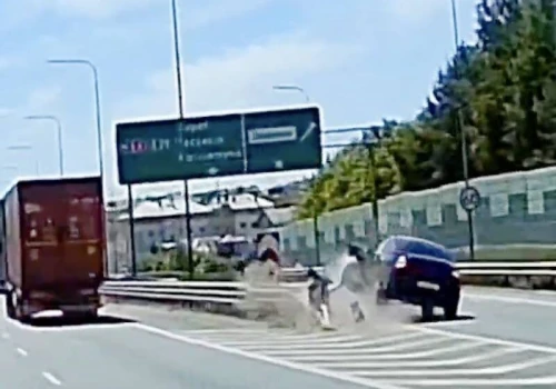Fatalny kierowca mercedesa. Życie uratował mu terminal