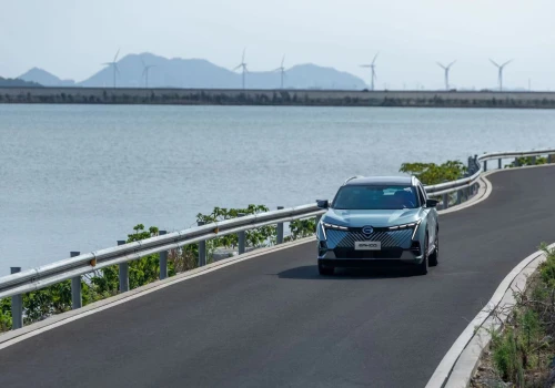 GAC EMKOO Hybrid wchodzi do Europy przez Polskę. Auto z nietypowym silnikiem i wyposażeniem w standardzie