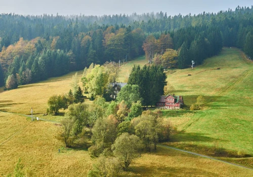 Nie jest modny i właśnie dlatego warto tam jechać. Ceny też pomagają