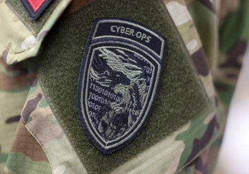 SAFE: Centrum Zasobów Cyberprzestrzeni Sił Zbrojnych podpisało umowy na 910 mln zł