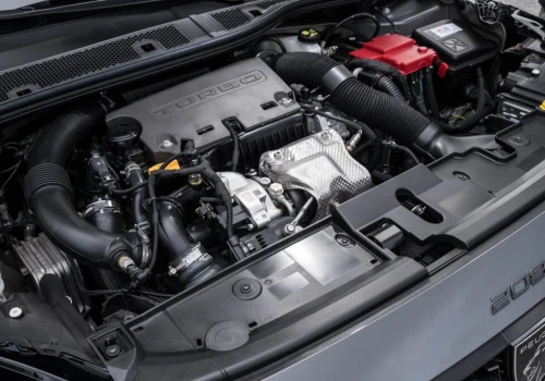 PureTech 1.2 umarł? Nowy silnik Turbo 100 ma łańcuch rozrządu, ale kierowcy wciąż o tym nie wiedzą