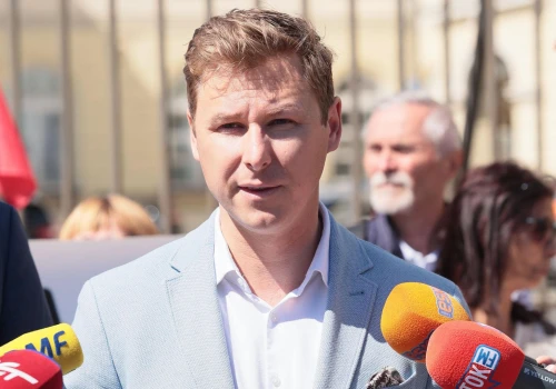 Radny PiS zabrał głos ws. swojego brata. Odpowiadał za fałszywe alaramy