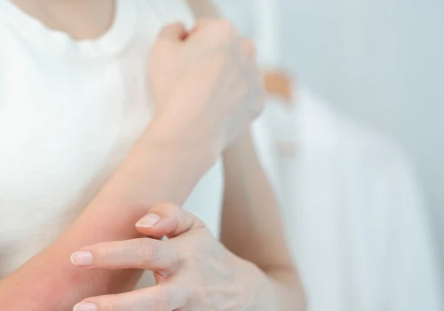 Suplementujesz tę witaminę na skórę i odporność? Uważaj, bo łatwo przesadzić