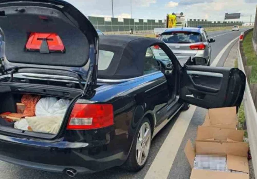 Papierosy bez akcyzy w Audi. 18-latek przewoził 1500 paczek nielegalnego towaru