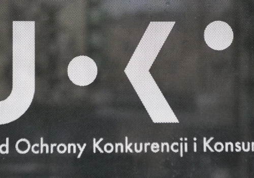 Rekordowe kary UOKiK, setki milionów na sanatoria, konsumpcja napędza wzrost PKB (Najważniejsze informacje dnia)