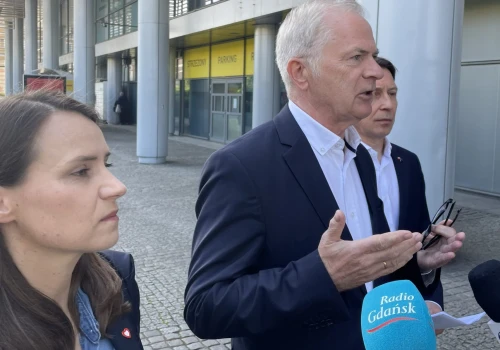 Posłowie KO: 900 firm z Pomorza skorzysta z programu SAFE. Jest krytyka