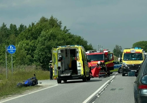 Motocyklista zderzył się z sarną. Utrudnienia na drodze wojewódzkiej 713