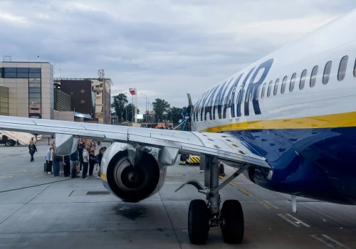 Ryanair redukuje loty z brytyjskich lotnisk i z Polski