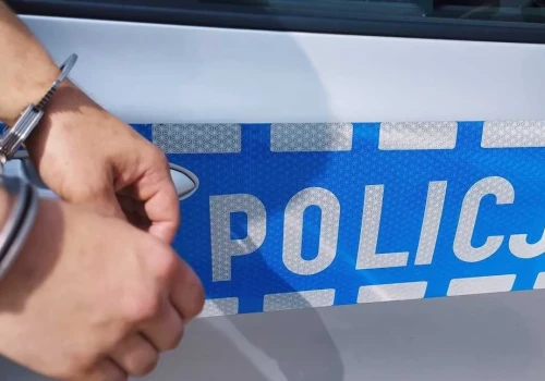 Chodził po ulicy w Ciechanowie i dziwnie się zachowywał. Policja znalazła przy nim amfetaminę