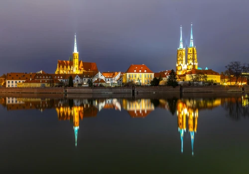 Polacy ruszają na długi weekend. Nad morzem coraz mniej miejsc, ale okazje wciąż cze…