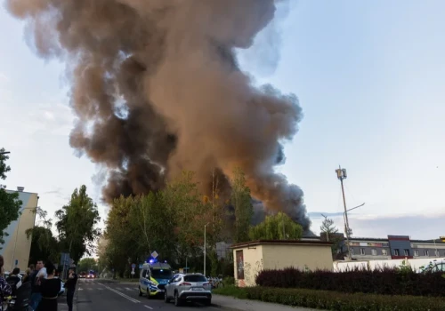 Gigantyczny pożar na Mazowszu. Strażacy walczą z żywiołem