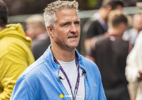 Ralf Schumacher, legenda Formuły 1, poślubił ukochanego w Saint-Tropez. Są razem od czterech lat