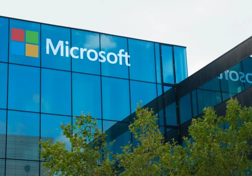 Microsoft odcina się od OpenAI? Nowy ruch może zmienić rynek AI
