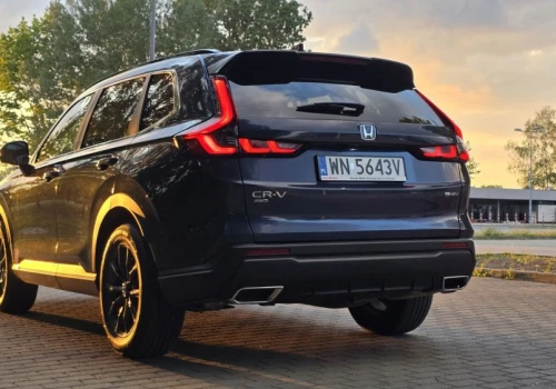 Zrobiłem ponad 1000 km Hondą CR-V. Ta hybryda ma sens, choć jej multimedia zatrzymały się w czasie