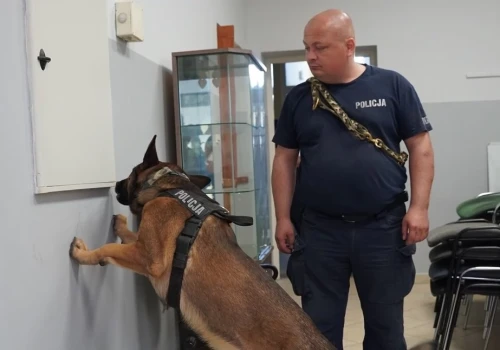 Policjant z Legnicy na podium dolnośląskich eliminacji do Kynologicznych Mistrzostw Policji