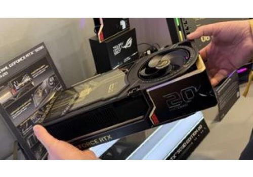 RTX 5090 w wersji jubileuszowej. ASUS stworzył kartę, obok której trudno przejść obojętnie