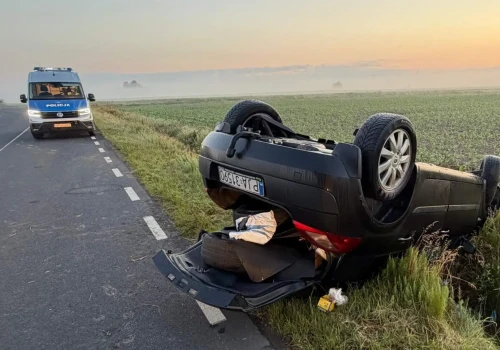 Obcokrajowcy na dachu. Kobieta w szpitalu (ZDJĘCIA)