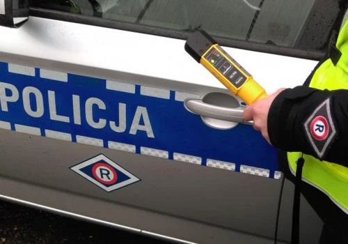 Pijani seniorzy za kierownicą pod Rzeszowem. Mieli ponad 2 promile alkoholu