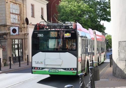 Zmiany w komunikacji miejskiej w długi weekend Bożego Ciała. Będą objazdy i przystanki tymczasowe