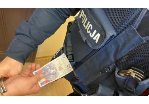 Pięć tysięcy za bezkarność? Tyle pijany przestępca drogowy chciał wręczyć policjantom
