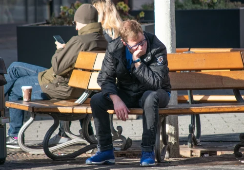 Uśmiechnięta Polska?  Mniej pracy, więcej długów. Młodzi bez perspektyw w państwie rządzonym przez Tuska