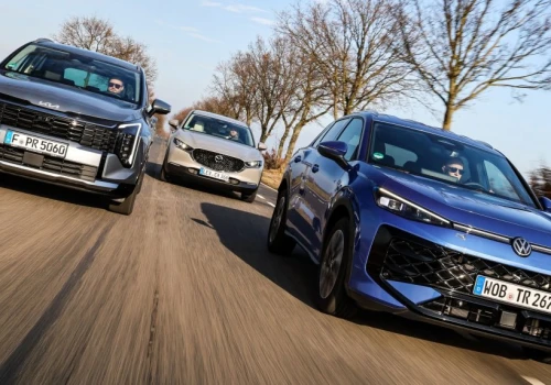 Kia Sportage, Mazda CX-30 i VW T-Roc. Który kompaktowy SUV wygrywa? | PORÓWNANIE