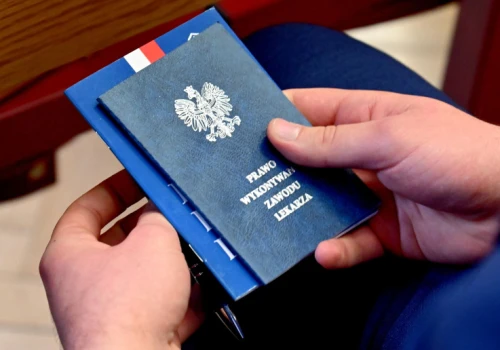 Już 400 lekarzy spoza Unii straciło uprawnienia. Czekają na decyzję prezydenta