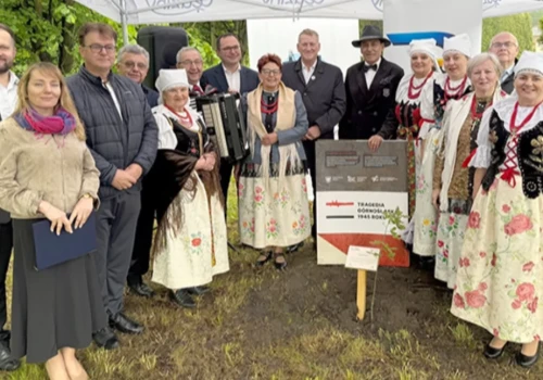 Tragedia Górnośląska. „Dąb Pokoju” zapuścił korzenie w Lędzinach