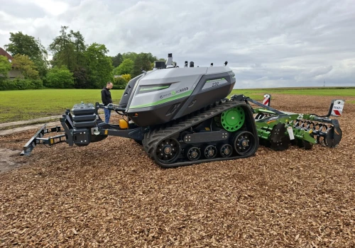 AgXeed T2 7 – nowy autonomiczny robot o mocy 230 KM