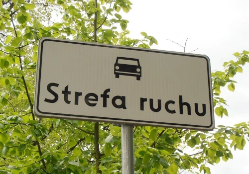 Za znakiem D-52 kierowcy często nie wiedzą, co robić. Policja nie uznaje tłumaczeń