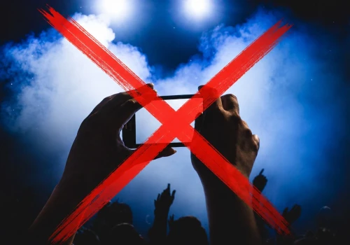 Na tym koncercie nie będzie można korzystać z telefonów. Wystąpi legenda rocka