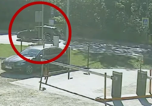 Kierowcy mijali ranną nastolatkę. Porażające sceny, policja ostrzega