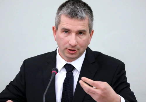 Były minister finansów ze stanowiskiem w MFW