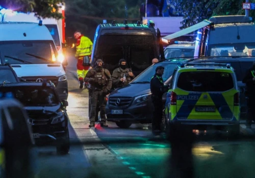 Strzały w Dortmundzie. Trwa obława policji, napastnik wziął zakładników