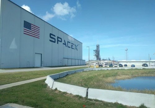 Program Waymaker skorzysta z rakiet Falcon 9 firmy SpaceX