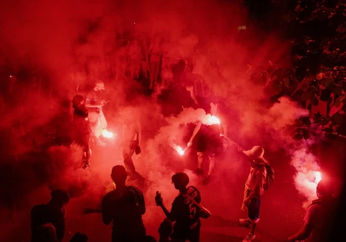 Czy Paryż musi płonąć? Nie zawsze tak było. WIDEO