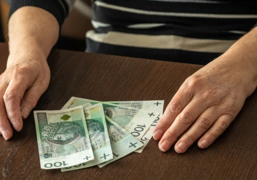 Waloryzacja emerytur w 2027 roku. Przykra niespodzianka dla seniorów, takich stawek nie było od lat