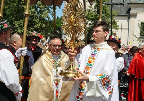 Nuncjusz w Poznaniu, arcybiskup Belgradu w Gdańsku. Jak będzie wyglądało Boże Ciało w polskich diecezjach?