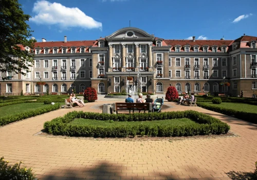 Kiedyś przyciągał elitę, a dziś jest łąką. Teraz uzdrowisko znów ma zachwycać kuracjuszy
