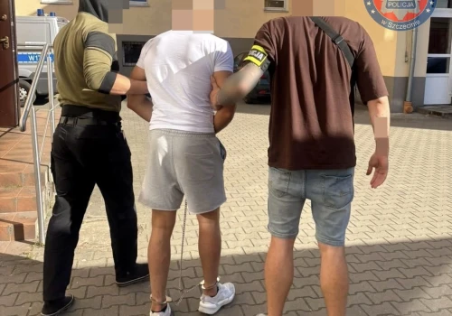 Podpalił człowieka przy szczecińskim nabrzeżu. Ofiara ratowała życie skacząc do wody