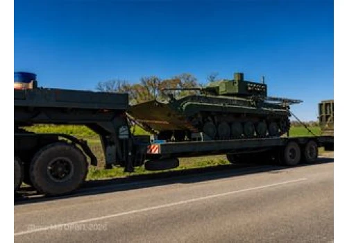 Ukraińskie BMP z tajemniczą wieżą. Robi ze złomu użyteczną maszynę