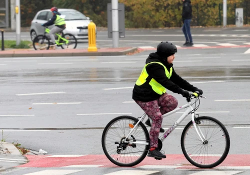 Nowe przepisy dla nieletnich. Obowiązkowe kaski do 16. roku życia