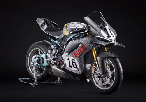 Collezione 100 wygląda jak muzeum na dwóch kołach. Tyle że z mocą ponad 200 KM