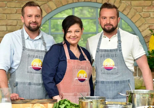Zwykły kotlet? Nie tym razem. Bracia Budnik dodali do panierki coś, co rośnie przy drodze
