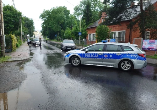 Z ostatniej chwili: Zderzenie aut i potrącenie mężczyzny – foto